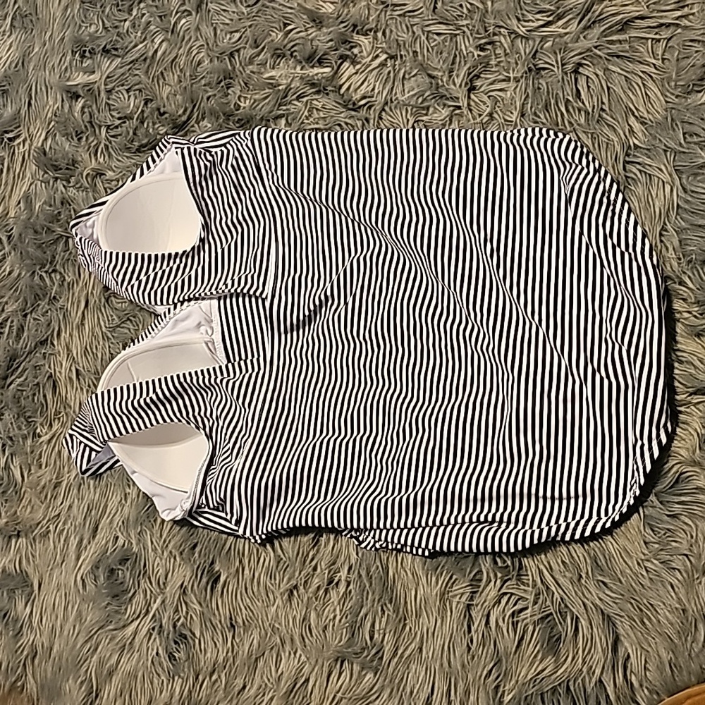 Womens black and white plus sz 3X (24w-26) Nwots!!!Embrace your curves - Picture 5 of 7